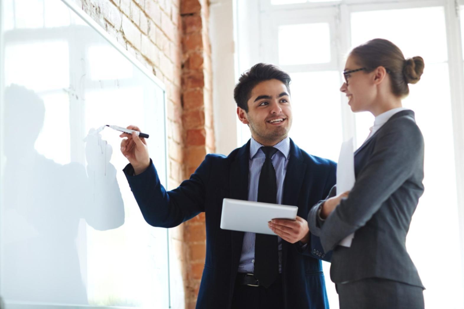 Espacio de trabajo colaborativo con análisis financiero
